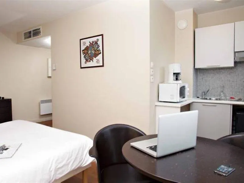 Aparthotel Adagio Access Paris Tour Eiffel St Charles