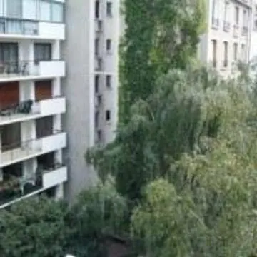 Aparthotel Adagio Access Paris Tour Eiffel St Charles 3*,