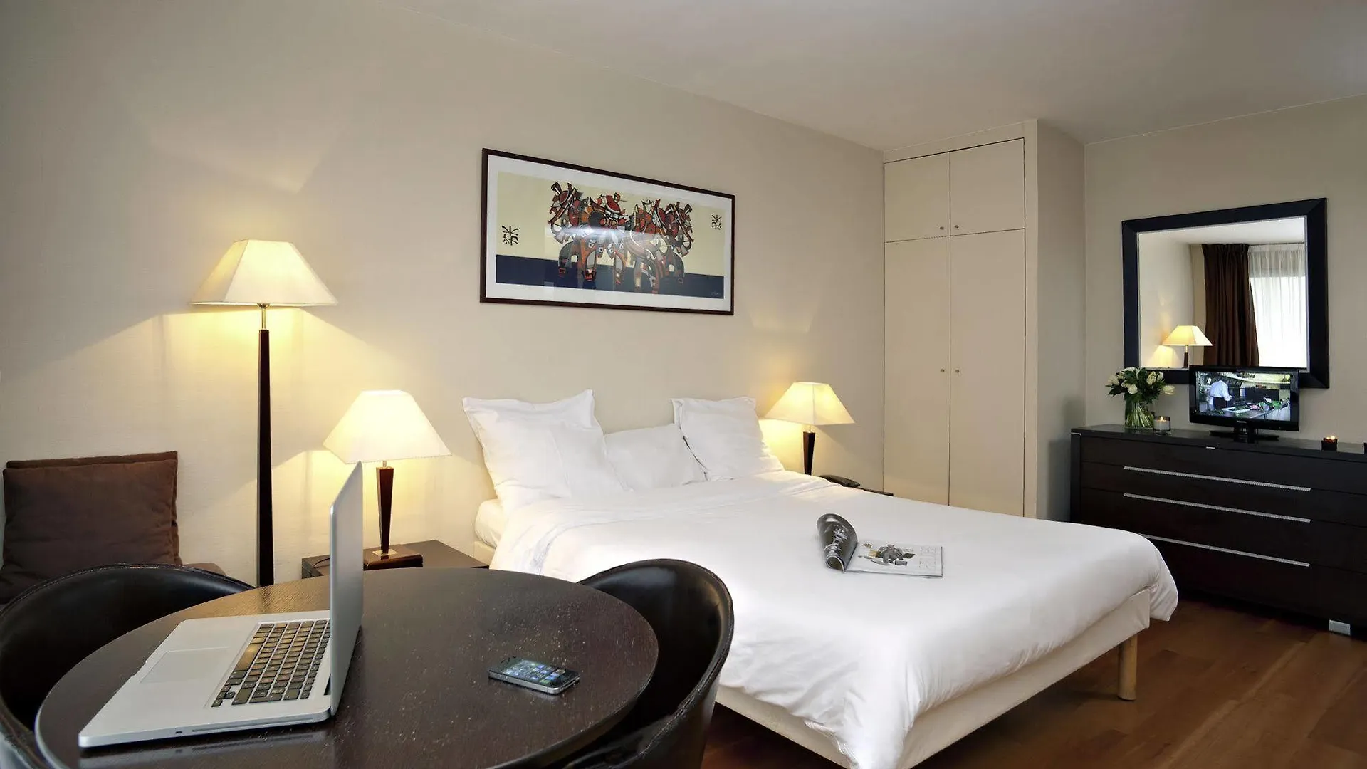 Aparthotel Adagio Access Paris Tour Eiffel St Charles 3*,