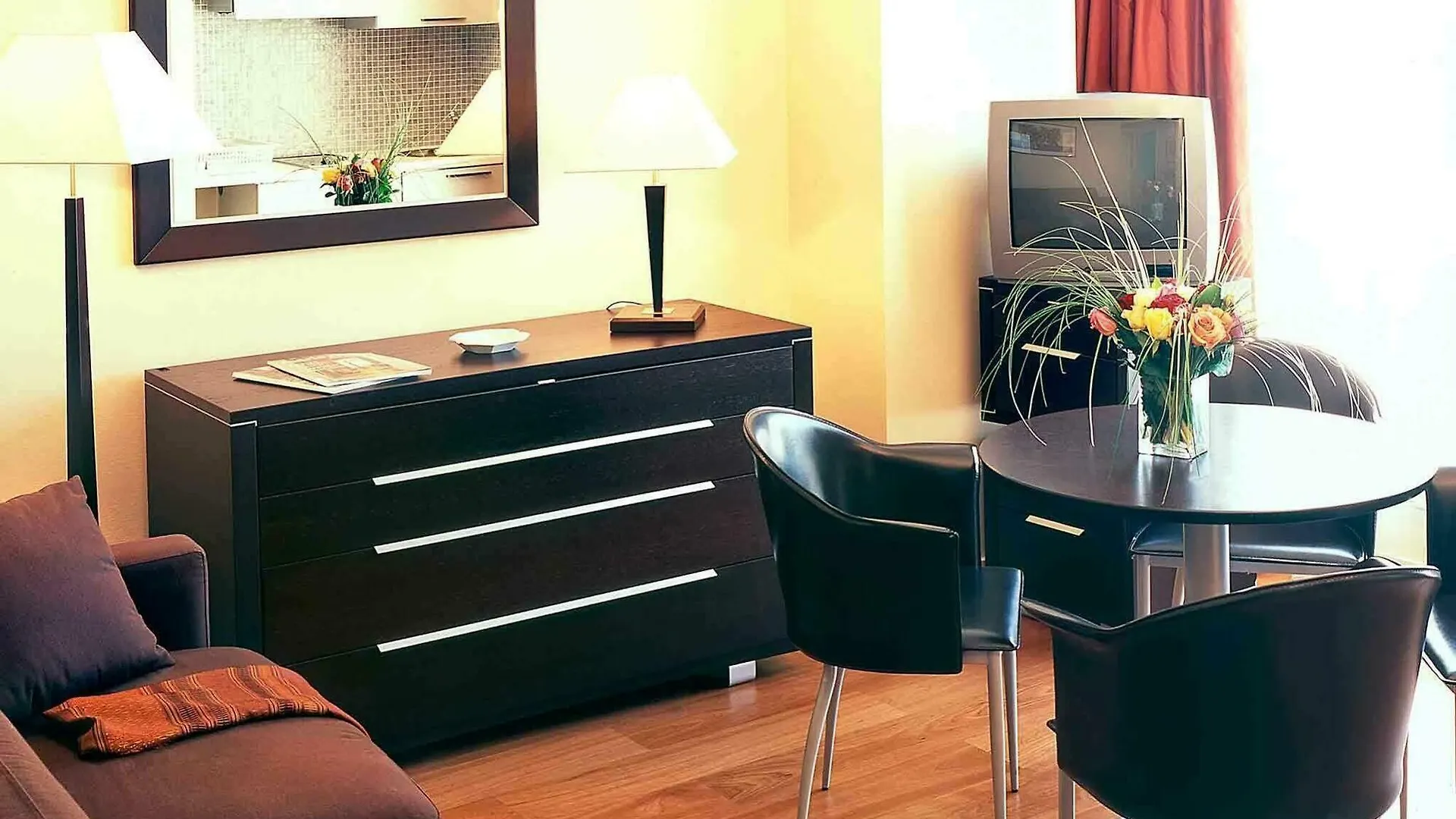 Aparthotel Adagio Access Paris Tour Eiffel St Charles 3*,